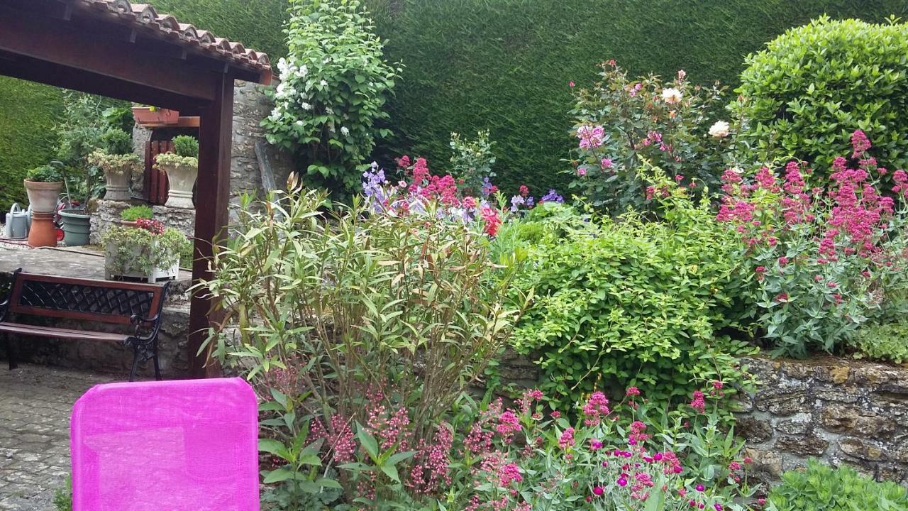 L' Esterlanges Suite Famille 2 Chambres 4 Personnes Proche Puydufou Saint-Vincent-Sterlanges Zewnętrze zdjęcie