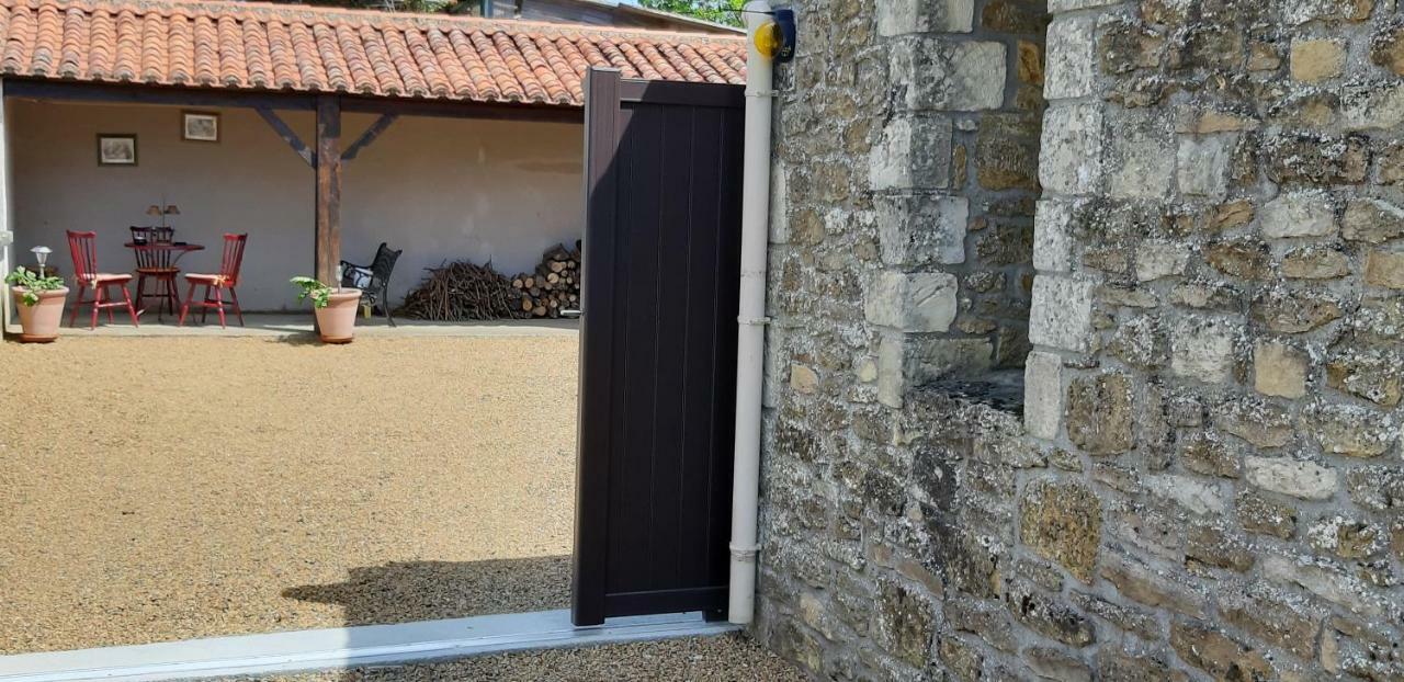 L' Esterlanges Suite Famille 2 Chambres 4 Personnes Proche Puydufou Saint-Vincent-Sterlanges Zewnętrze zdjęcie
